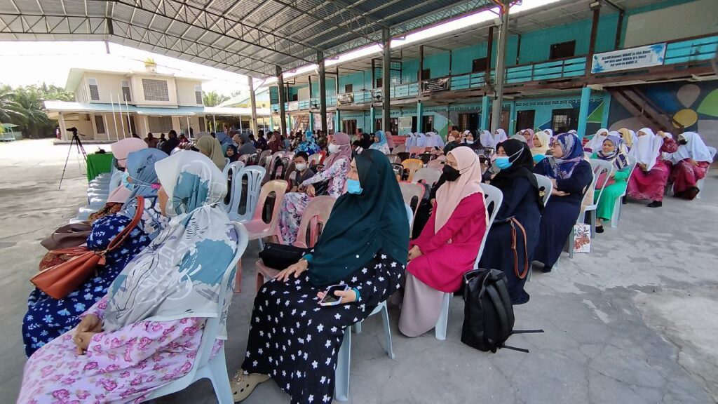 KULIAH ZOHOR DAN LAWATAN IBUBAPA SIRI 3